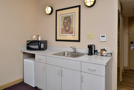 THE HAWTHORNE INN & CONFERENCE CENTER - Kitchen