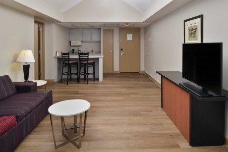 THE HAWTHORNE INN & CONFERENCE CENTER - Bedroom