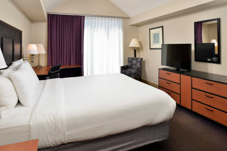 THE HAWTHORNE INN & CONFERENCE CENTER - Bedroom
