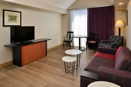 THE HAWTHORNE INN & CONFERENCE CENTER - Bedroom