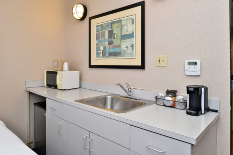 THE HAWTHORNE INN & CONFERENCE CENTER - Bathroom