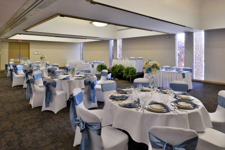 THE HAWTHORNE INN & CONFERENCE CENTER - Dinning Area